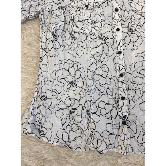 Croft & Barrow Women's Plus Size 1X Black& White Floral Button Up Blouse Top - Picture 8 of 10